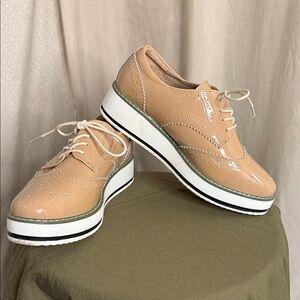 Elegant Beige Platform Loafers